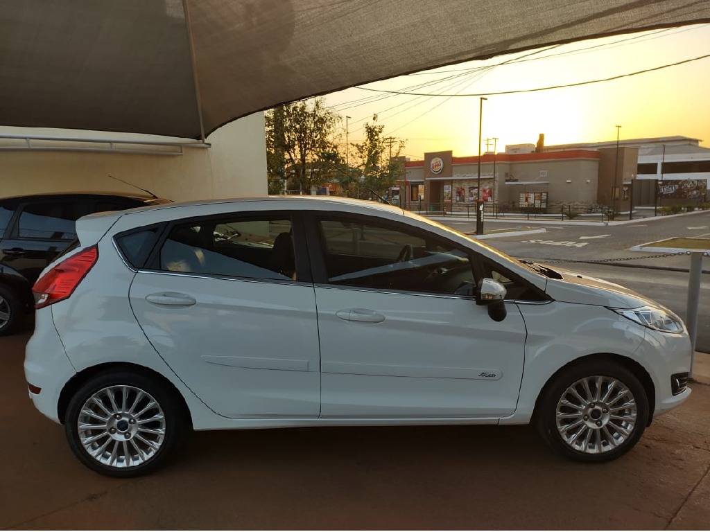 NEW FIESTA HATCH 2015/2015